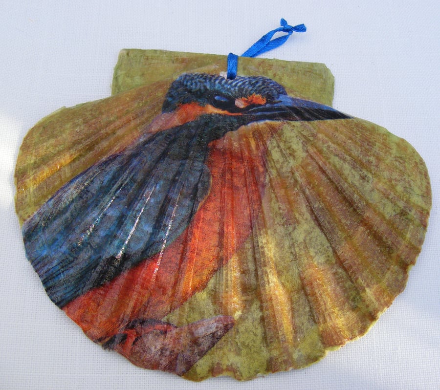 Kingfisher flat scallop shell wall decoration