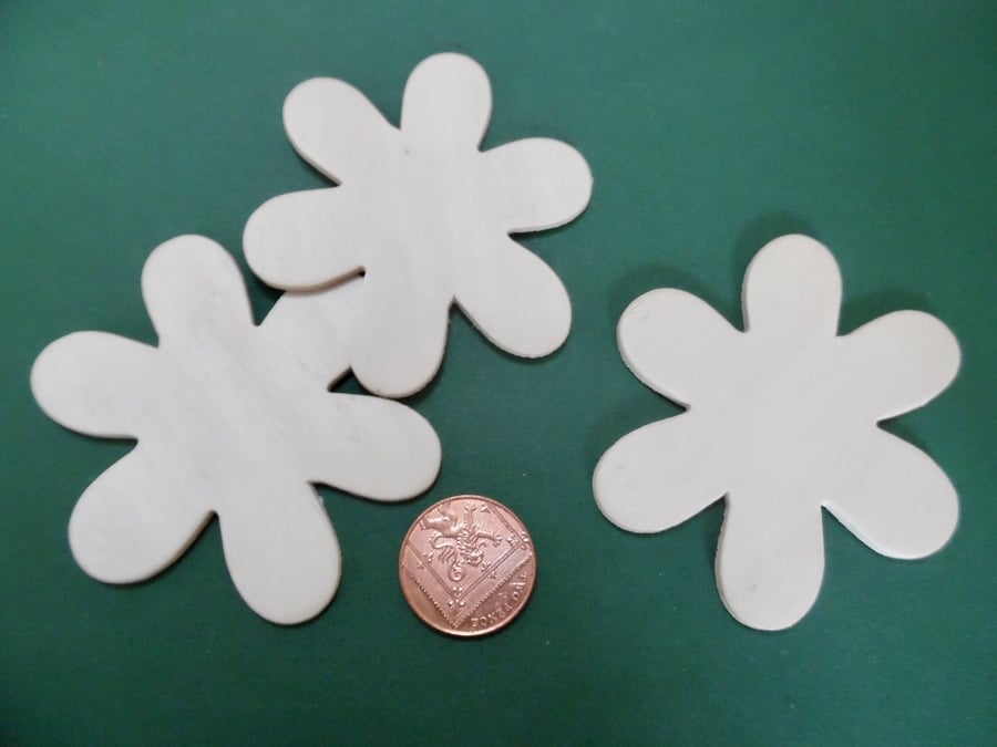 5 x Wooden Plaques   Unfinished 3mm Plywood FLOWER Shape NOT laser cut