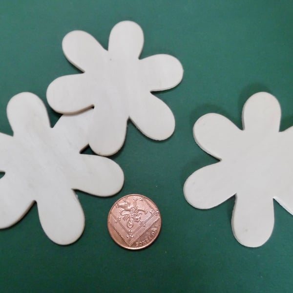 5 x Wooden Plaques   Unfinished 3mm Plywood FLOWER Shape NOT laser cut