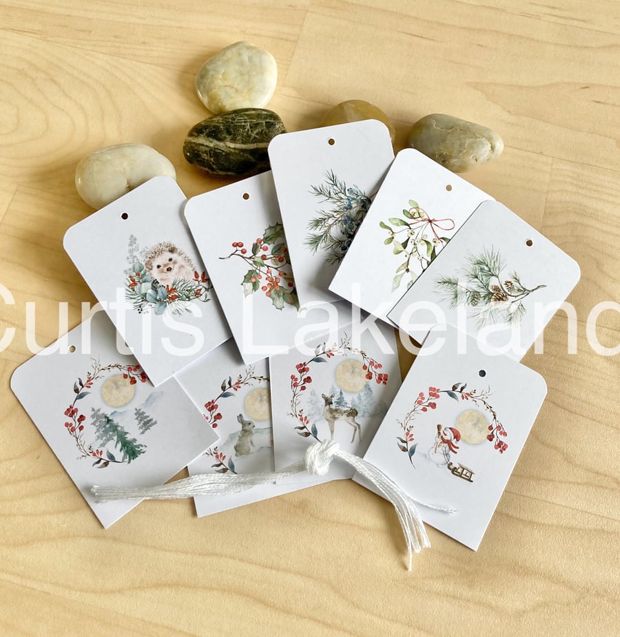 Festive Gift Tag set of 16 or 32 various designs 5.2 x 7.4cm
