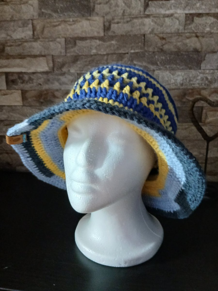 Crochet Summer Bucket Hat - Blue Yellow