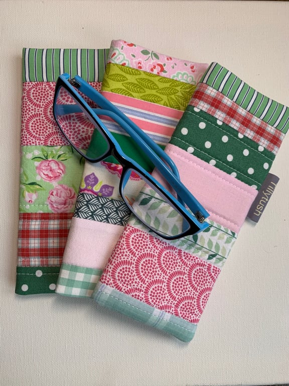 Quilted patchwork, padded glasses case