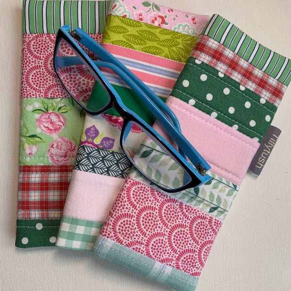 Quilted patchwork, padded glasses case