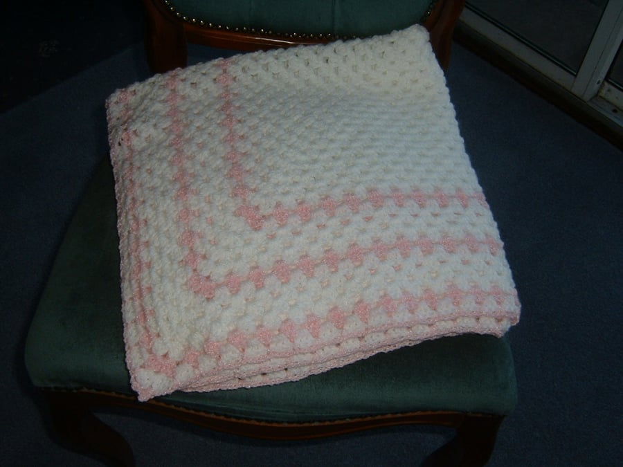 Classic Crocheted  Vintage style Granny Baby blanket ref CR77