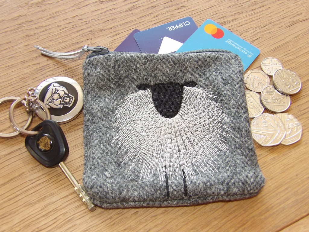 Wool zipped purse sheep embroidery 