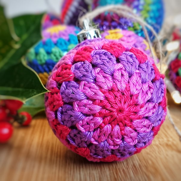 Crochet Christmas Bauble, Christmas Tree Decoration, Hanging Decoration