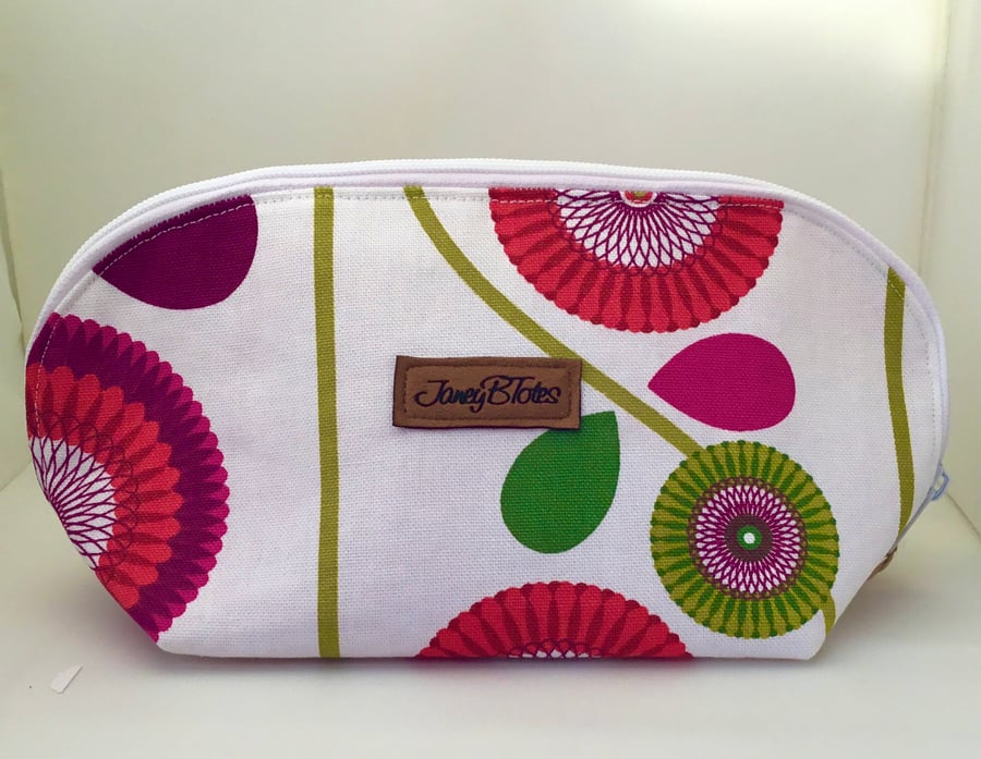 Canvas pink floral makeup bag.