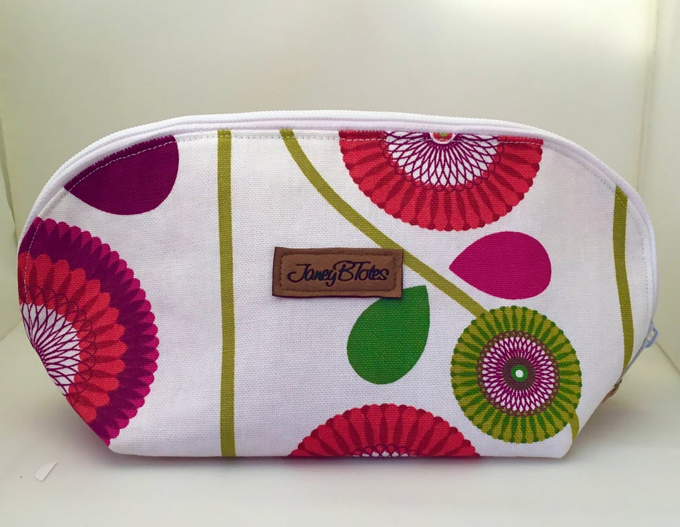 Canvas pink floral makeup bag.