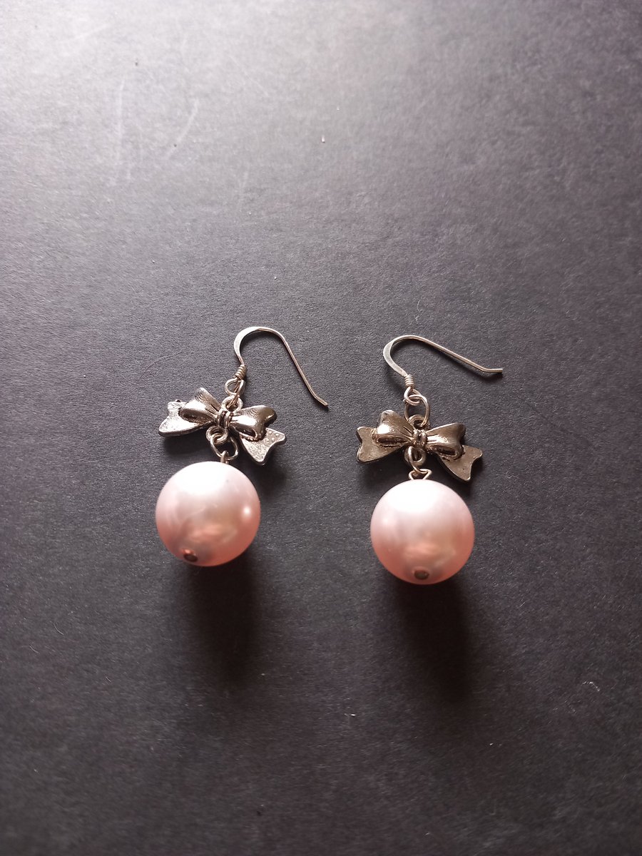 Pink pearl dangle srop earrings antiqued silver bow drop earrings for pierced ea