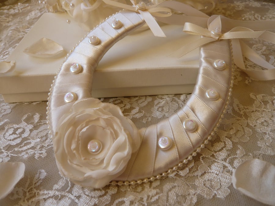 Ivory Wedding Horseshoe
