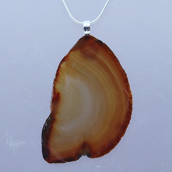 Agate Wave Pendant.