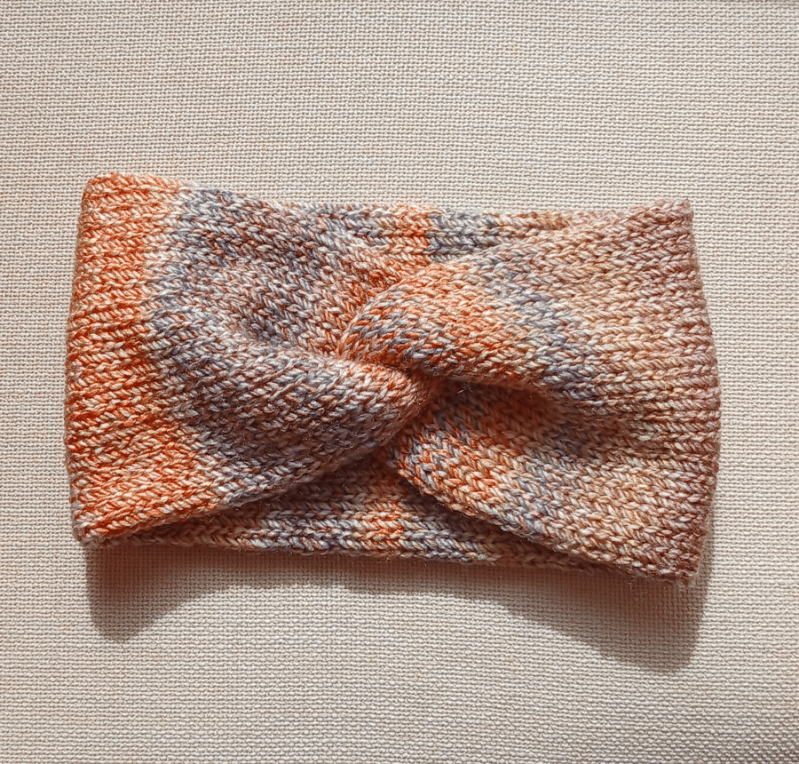 HAND KNIT Ladies Peach Surprise Headband