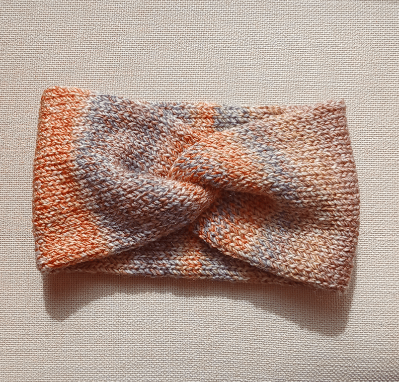 HAND KNIT Ladies Peach Surprise Headband