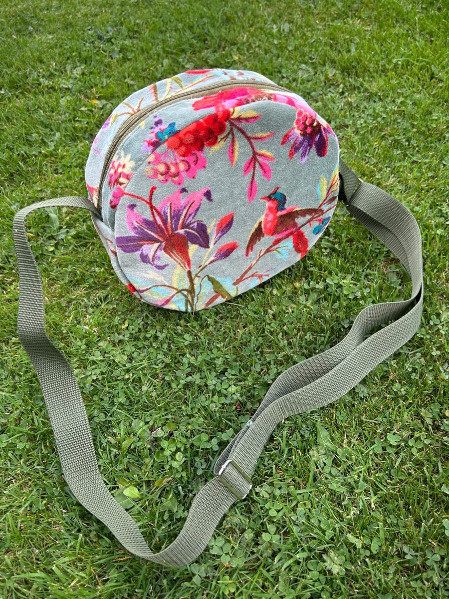 Velvet bird bag - Upcycled cushion cover