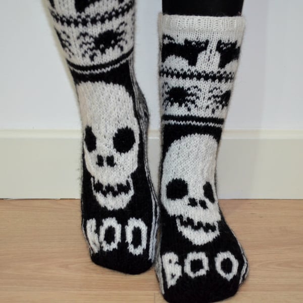 Hand Knit Wool Socks Black White Halloween Skulls Spiders