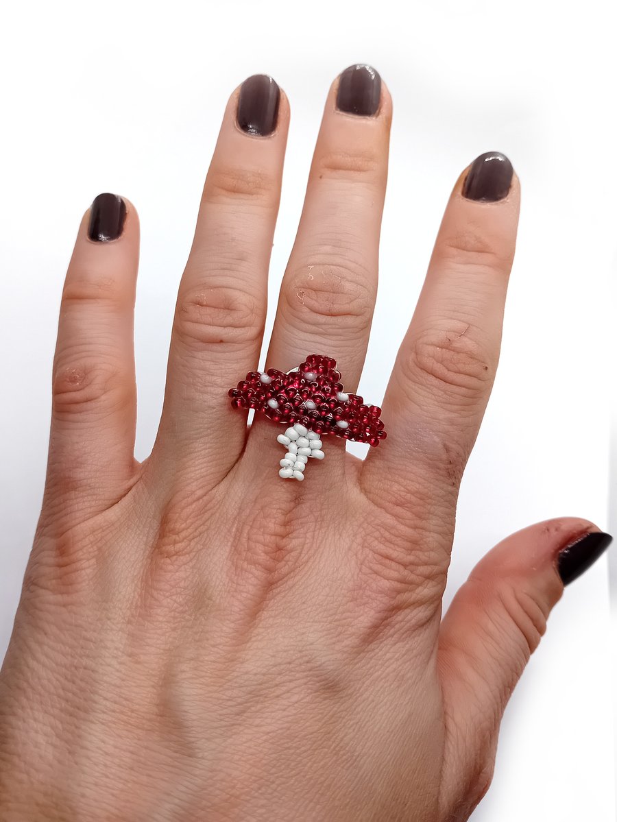 Red and white mushroom adjustable ring