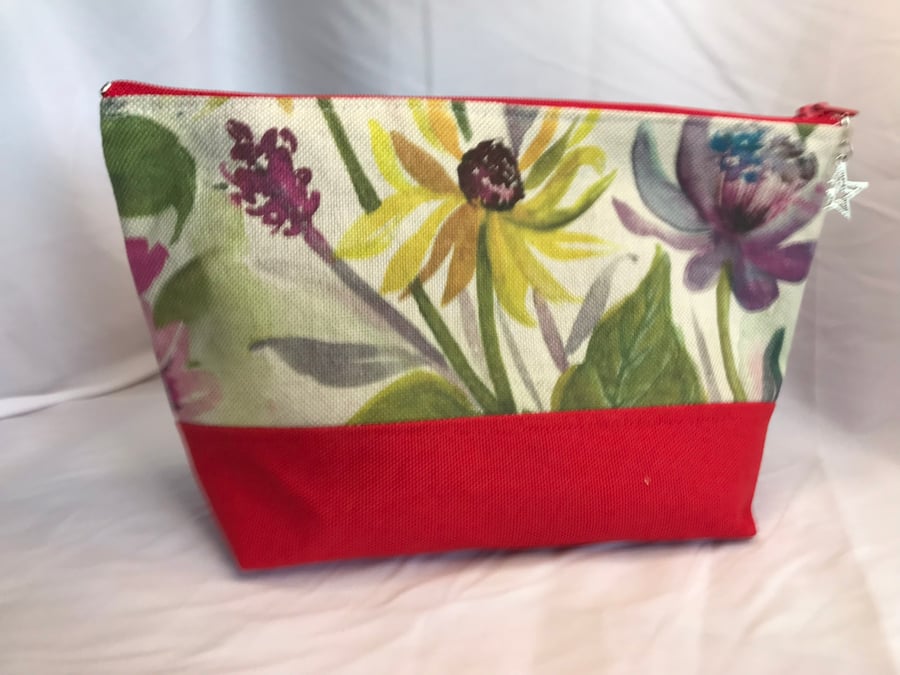 Make up bags, toiletry bags, beauty bags, storing personal items bag.