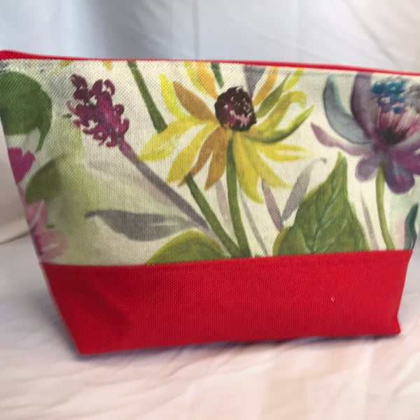 Make up bags, toiletry bags, beauty bags, storing personal items bag.