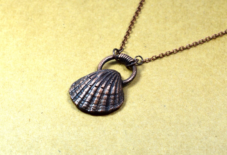 Flat Seashell copper necklace