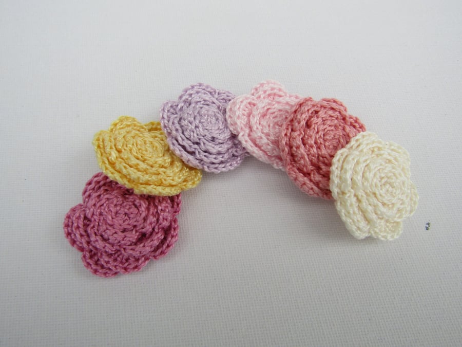 Crochet roses x 6