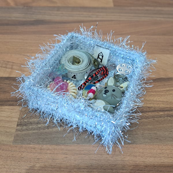 Festive desk tidy - glittery white with silver tinsel, block pattern