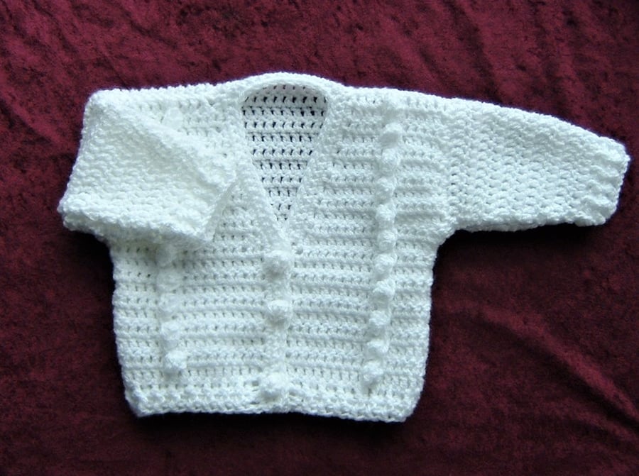 white crocheted baby cardigan (ref 149)
