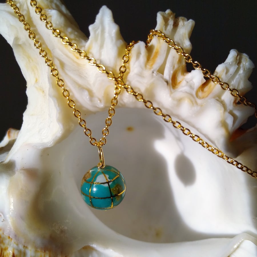 Malachite Gemstone Earth Globe Pendant & Gold Plate 925 SIlver Necklace 18 inch