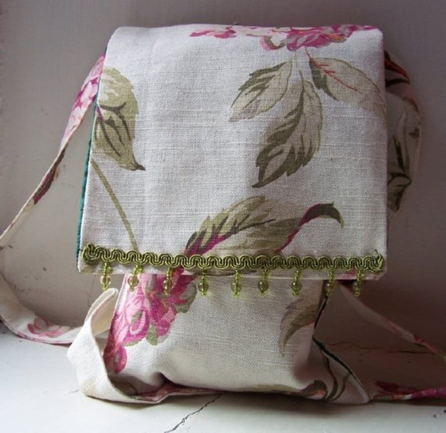 SOLD - Light fabric messenger bag in Laura Ashley hydrangea fabric - Kew
