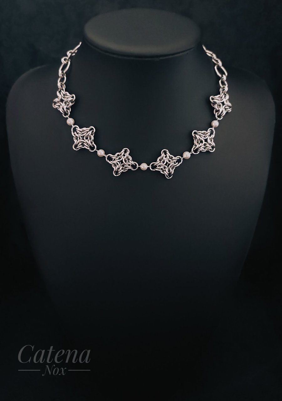 Chainmail Collar River Pearls Necklace: Stainless Steel Floral Lace Choker