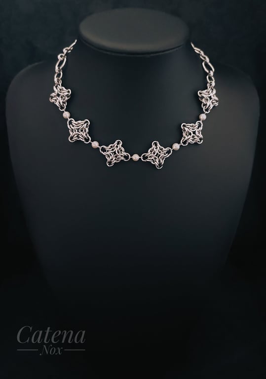 Chainmail Collar River Pearls Necklace: Stainless Steel Floral Lace Choker