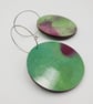 Green and cerise pink wooden hooped earrings  - Image 7