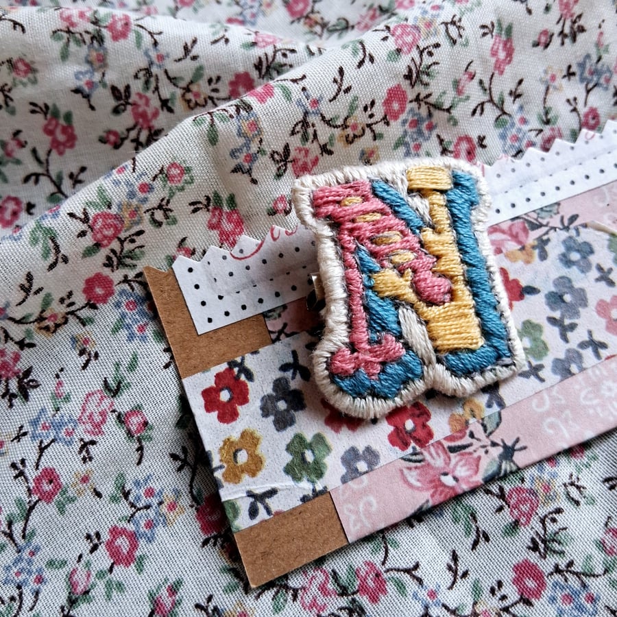 hand embroidered fabric brooch no 11