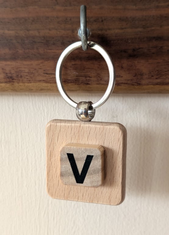 Alphabet letter tile wooden keyring - bagcharm - V
