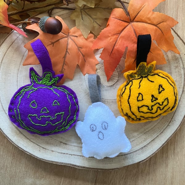 Rustic Halloween felt decorations 