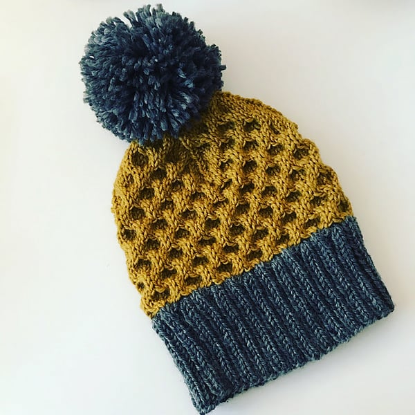 Honey Bee-nie hat Knitting pattern- DIGITAL PATTERN ONLY