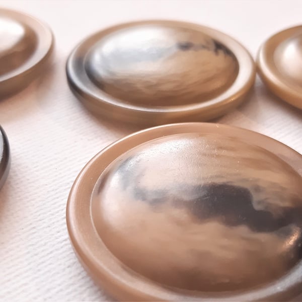 5 x Vintage chunky brown buttons, domed buttons