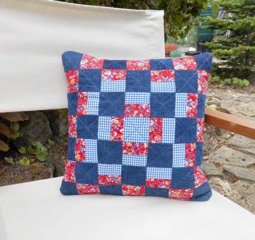 Complete cushion machine stitched patchwork country style 