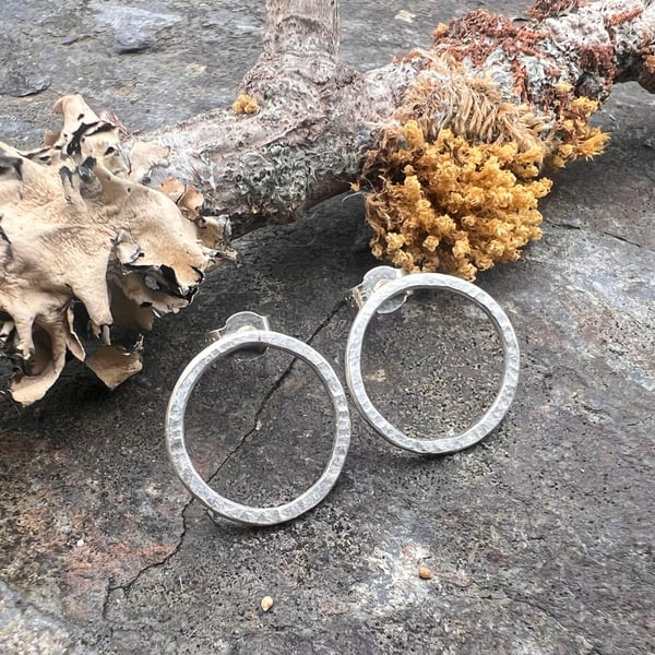  Silver Textured Circle Stud Earrings