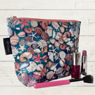 Make up bag sea shells and starfish 