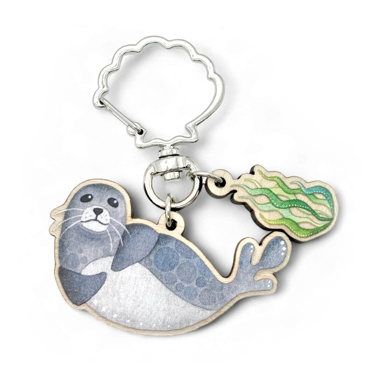 Seal Keyring - Wooden Key Fob with Seaweed - Maple Wood Seaside Key Chain