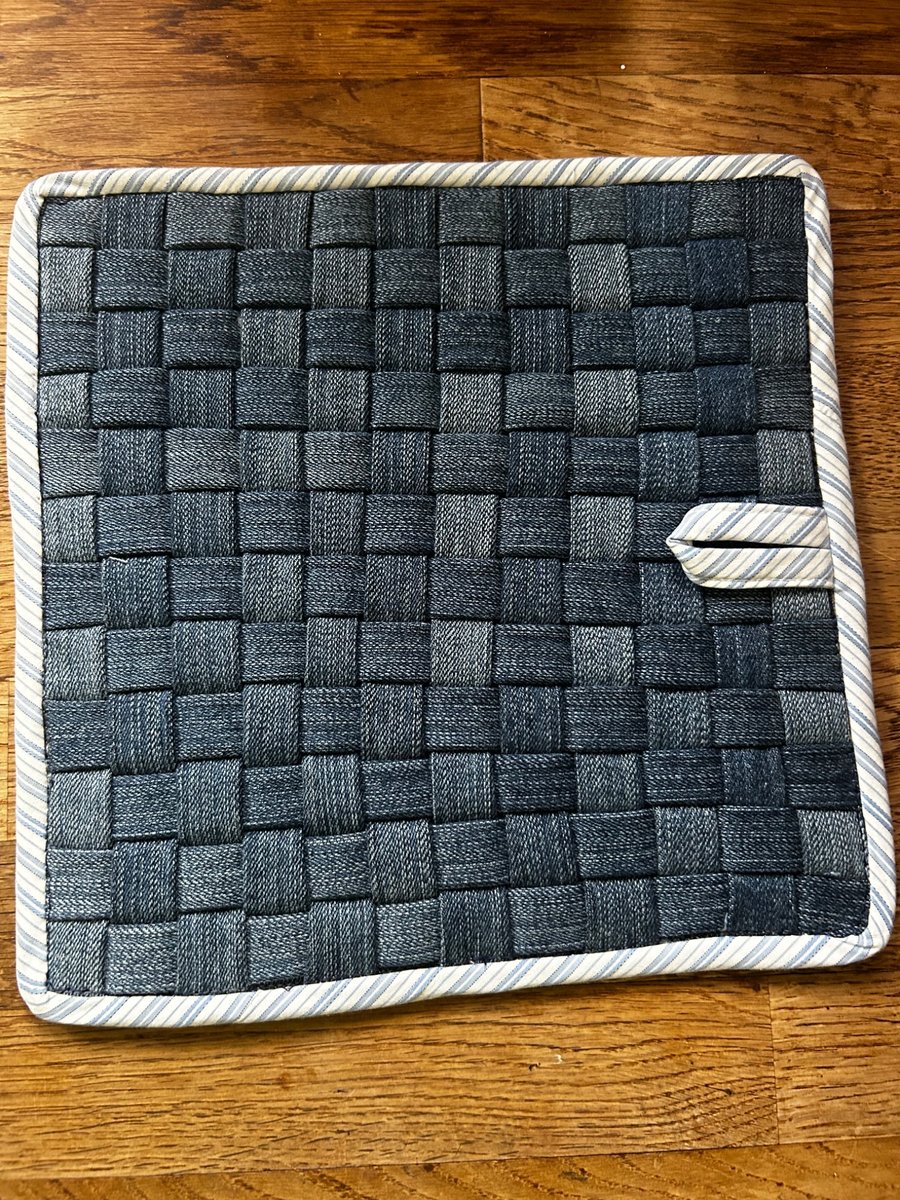 Denim woven potholder 