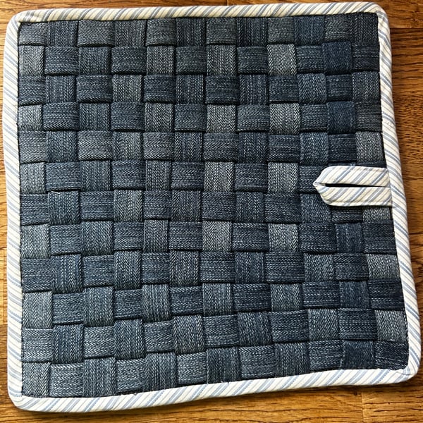 Denim woven potholder 
