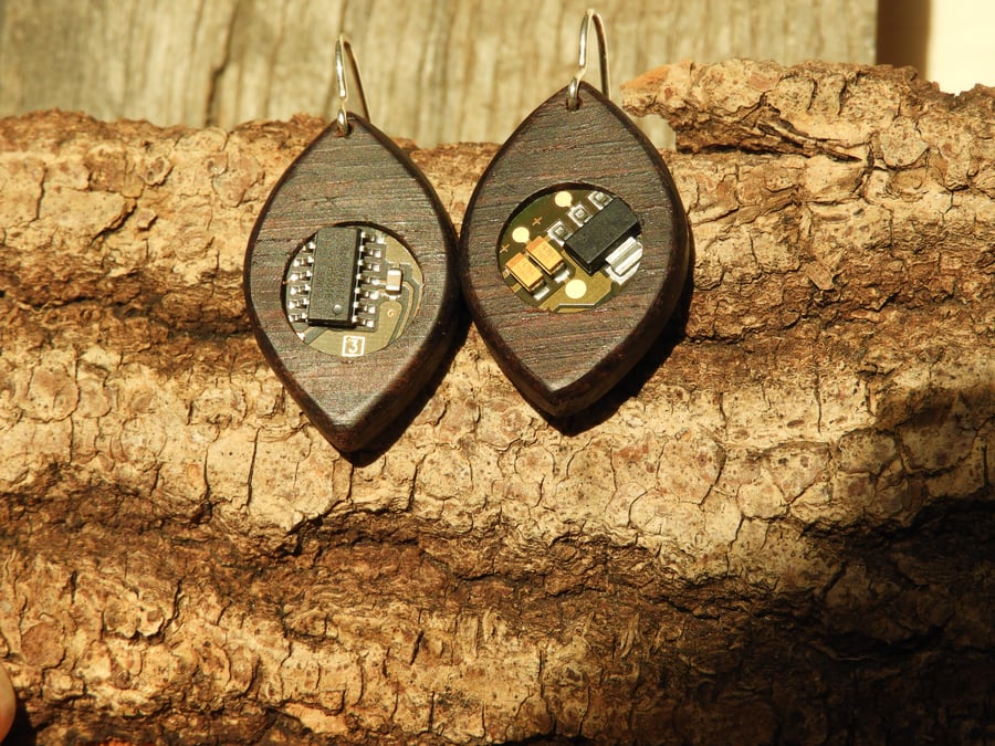 Unique wood-chip earrings