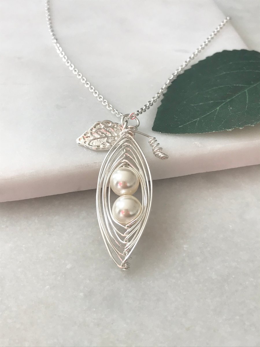 Pea pod necklace with cream Swarovski Crystal pearl beads.