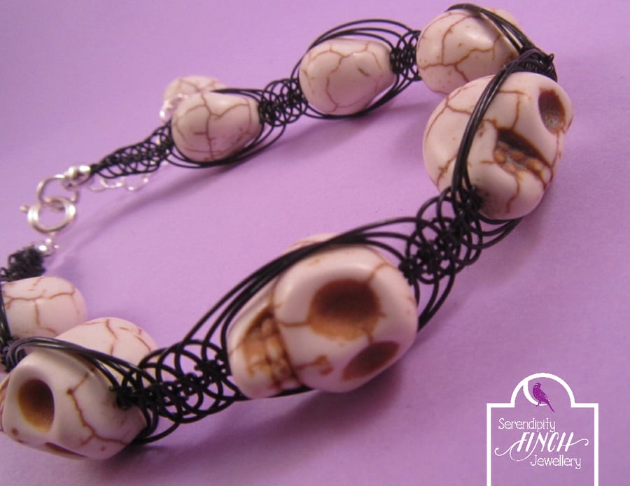 Howlite Skull Black Macrame Bracelet