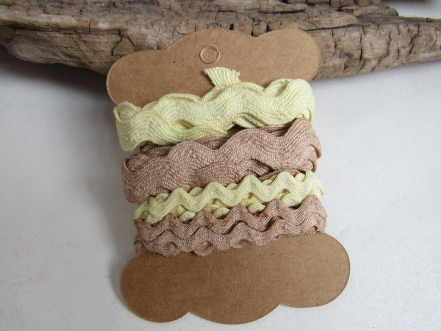 Weld Onion Natural Dye Yellow Brown Cotton RicRac Tape