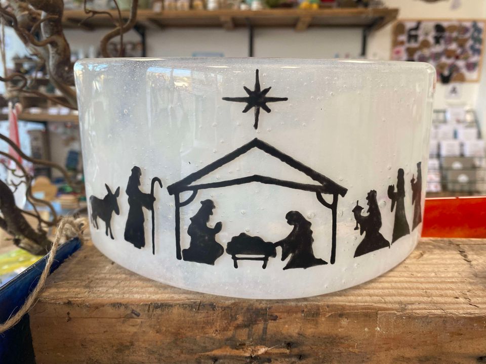 Fused Glass Nativity Tealight, 3 tealights, Christmas Nativity, Mantel Decor