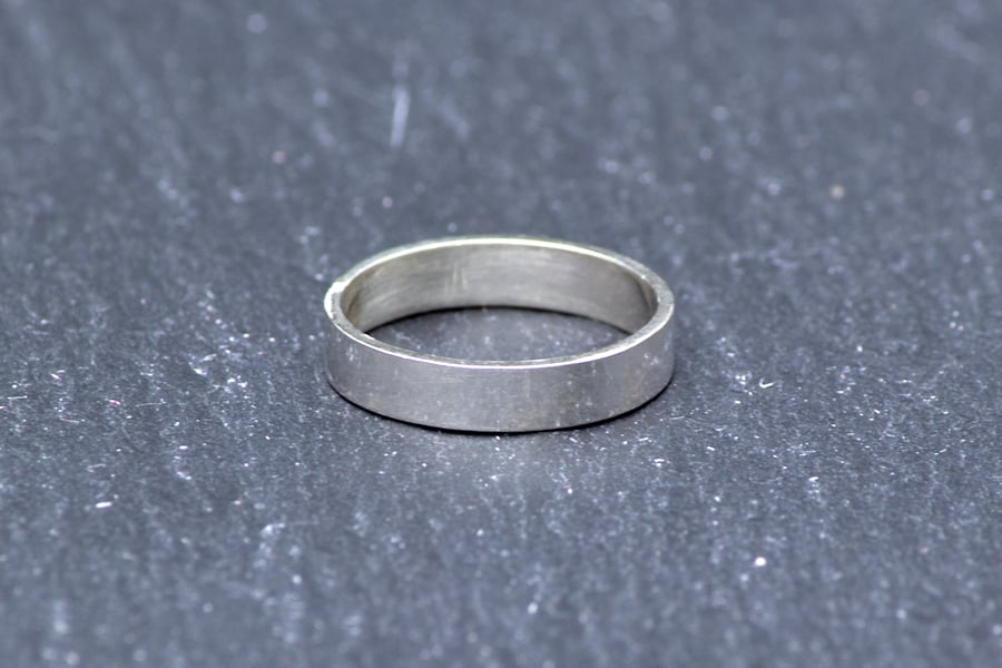 Simple sterling silver ring