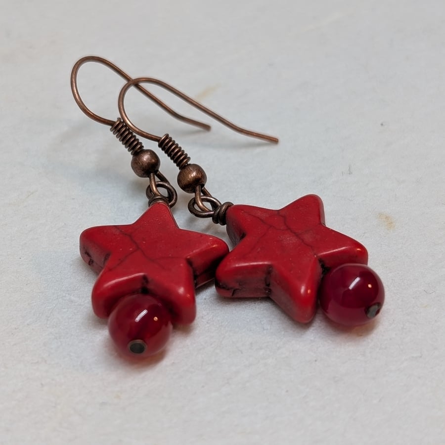 Red howlite star and round agate gemstone earrings with copper ear wires 