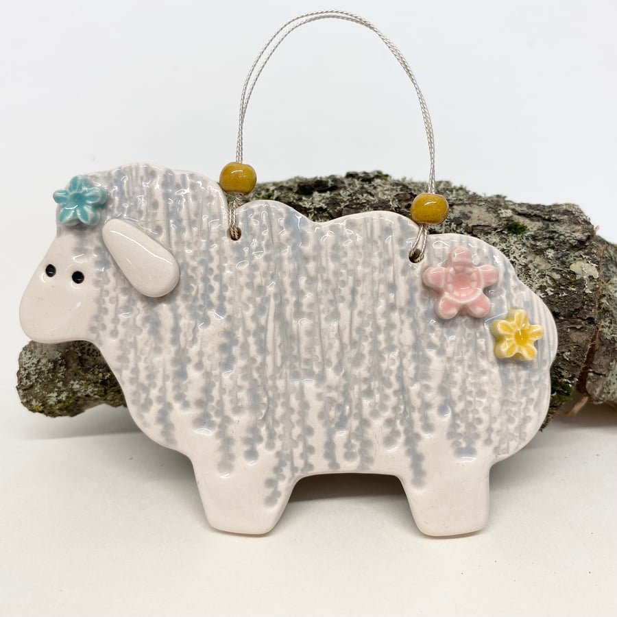 Ceramic sheep hanging decoration grey with flowers
